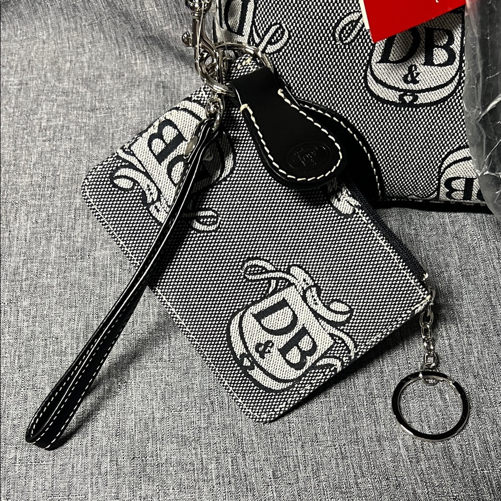 NWT Dooney & Bourke Dome Black and Gray Satchel with wristlet and keyring - Picture 8 of 14